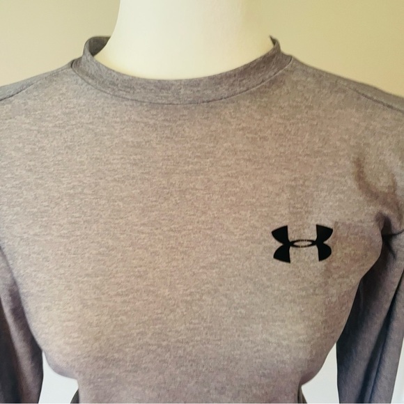 Under Armour Gray Top Shirt Women Size S Perfect for Ski, Sun, Pool, Hiking - Picture 3 of 8